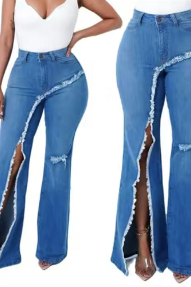 Frayed Jeans with Leg Split